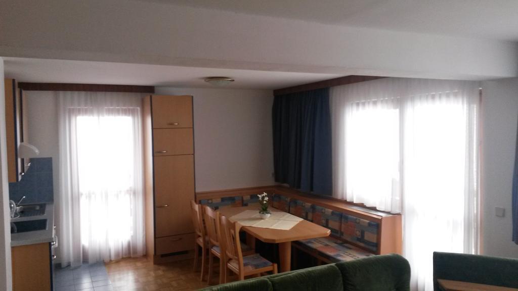 Panoramablickhotel - Lakeview Apartments אננהיים חדר תמונה