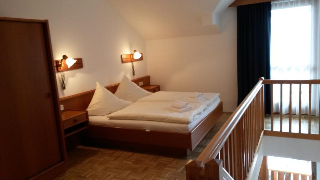 Panoramablickhotel - Lakeview Apartments אננהיים חדר תמונה