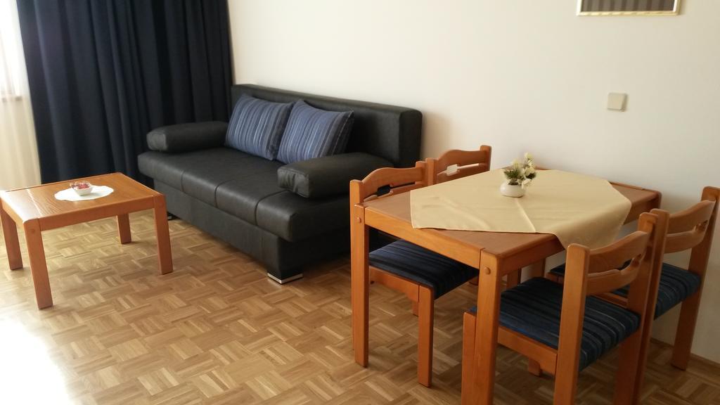 Panoramablickhotel - Lakeview Apartments אננהיים מראה חיצוני תמונה