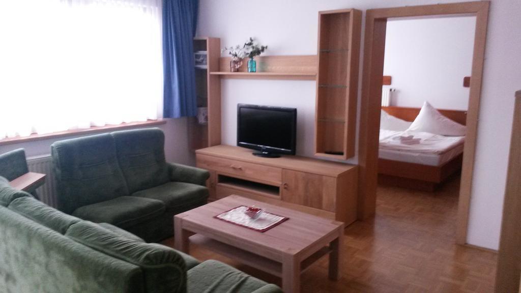 Panoramablickhotel - Lakeview Apartments אננהיים חדר תמונה